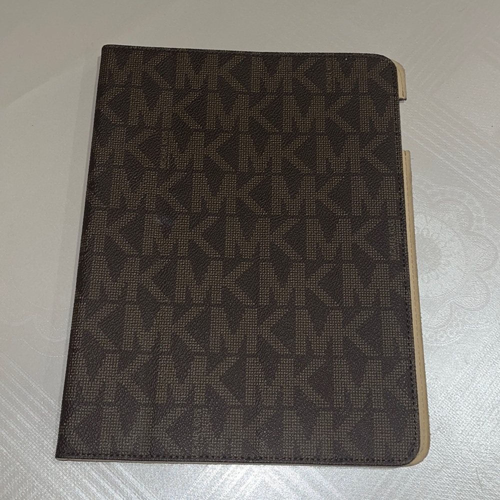 Michael Kors IPad Case🤎